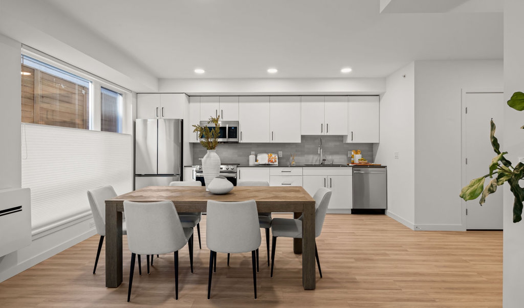 Exceptional Living<br> In Downtown Bellevue Exceptional Living<br> In Downtown Bellevue